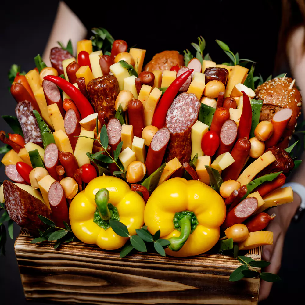 basket-with-vegetables-sausages-girl-hands.jpg