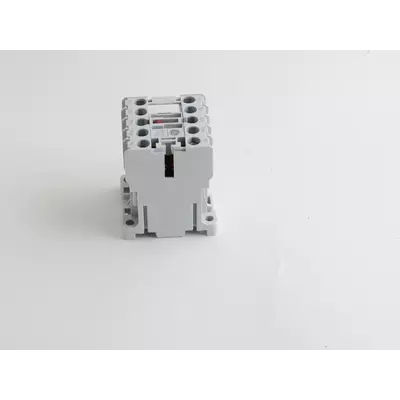 Stykac 16A/24V