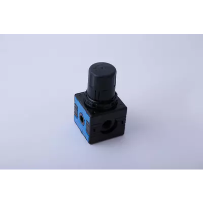 Regulator tlaku