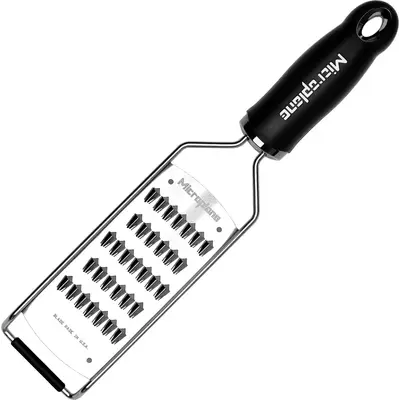 Microplane Struhadlo Gourmet na jemné proužky Julienne černá rukojeť
