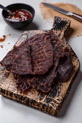 Hovězí jerky recept, který doma zvládne každý