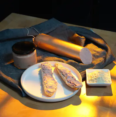 Krémová játrová paštika s křupavou cibulkou: odborný recept na výrobu