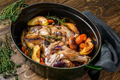 Jehněčí kýta recept: šťavnatá pečená kýta na rozmarýnu a česneku