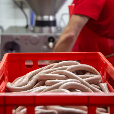 50 kilo za 15 minut! Víte, jak se dělá vinná klobása?