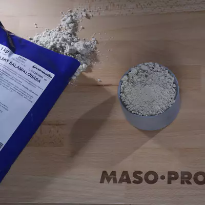 Gewürzmüller Selský salám / klobása 1 kg (2)