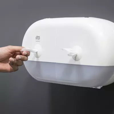 Tork Zásobník na toaletní papír SmartOne® Twin Mini, bílý T9 (3)