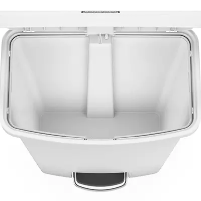 Rubbermaid Koš plastový 50l s víkem bílý (3)