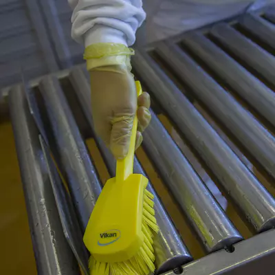 Vikan Kartáč s krátkou rukojetí tvrdý - černý (3)