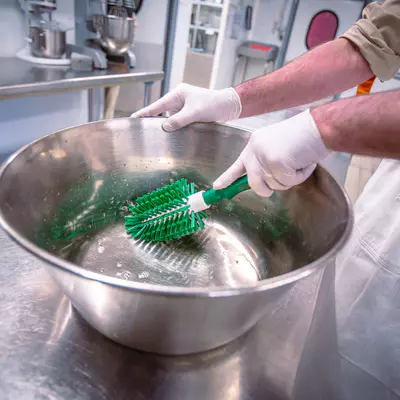 Vikan Kartáč na trubky střední k násadě Ø90mm - červený (4)