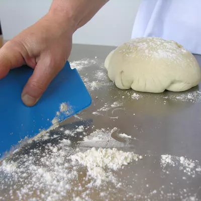 Vikan Škrabka flexibilní ruční 360° - žlutá (4)