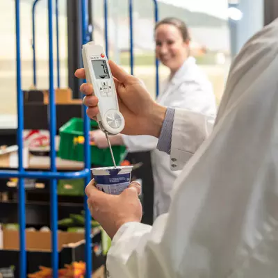 Testo Teploměr 104 IR BT + vpich.čidlo, bezdotyk., kalibrace (6)