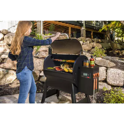 TRAEGER Gril na pelety PRO 780 černý (4)