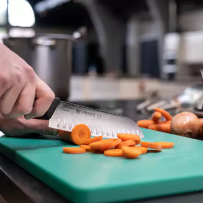 Giesser Nůž Santoku G 8269 wwlk 18cm (2)