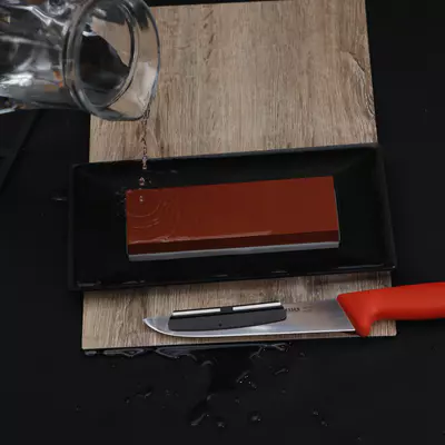 Orion Kámen brusný korund 200/600 s podložkou úchyt na nože (6)