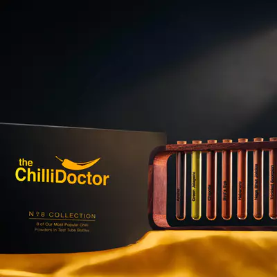 The Chilli Doctor Prémiová chilli kolekce v Mahagonovém stojanu (4)