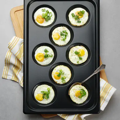 HENDI Lívanečník s nepřilnavým povrchem CONVECTOMAT EGGPLATE, HENDI, GN 1/1, Černá, 530x325x(H)26mm (2)