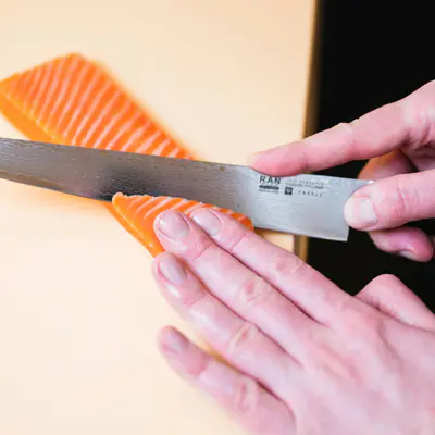 Yaxell Japan Nůž Sujihiki RAN PLUS filetovací 230mm (5)