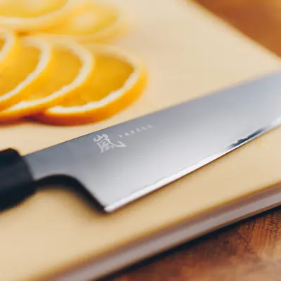 Yaxell Japan Nůž HANA Santoku 165 mm (5)