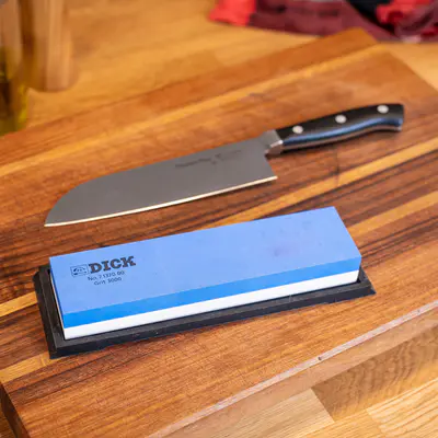 F. Dick Kámen brusný 1000/3000 s protiskluzovou podložkou a vodítkem (4)