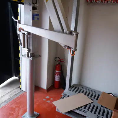 Elektrohydraulická manipulační ruka SCF (3)