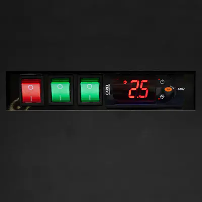 Tefcold Vitrína chladicí přístěnná kř. dveře PC1250B (3)