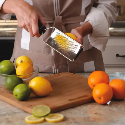 Microplane Struhadlo Gourmet jemné černá rukojeť (2)