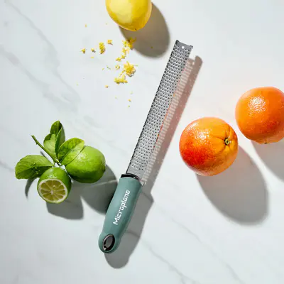 Microplane Struhadlo Zester jemné šedozelená rukojeť (5)