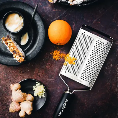 Microplane Struhadlo Gourmet dvoustranné, jemné a hrubé (2)