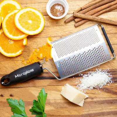 Microplane Struhadlo Gourmet dvoustranné, jemné a hrubé (5)