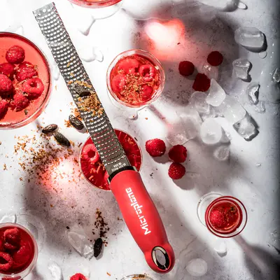 Microplane Struhadlo Zester jemné, červená rukojeť (3)
