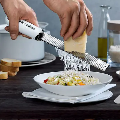 Microplane Struhadlo Zester jemné, bílá rukojeť (3)