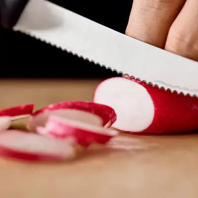 Victorinox Nůž na rajčata 11 cm černý (2)