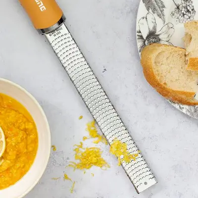 Microplane Struhadlo Zester jemné, POP, žlutá rukojeť (5)