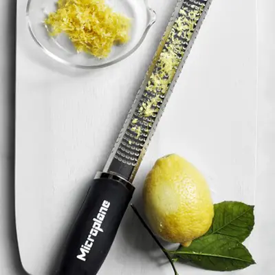Microplane Struhadlo Zester jemné, černá rukojeť (4)