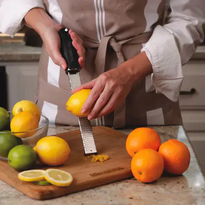 Microplane Struhadlo Zester jemné, černá rukojeť (5)