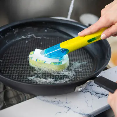 Scrub Daddy Houbička na mytí nádobí, s rukojetí a dávkovačem saponátu - Dish Daddy (2)
