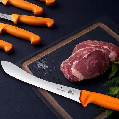 Victorinox Nůž řeznický, rozšířená špička 21 cm  SWIBO 5.8426.21 (2)