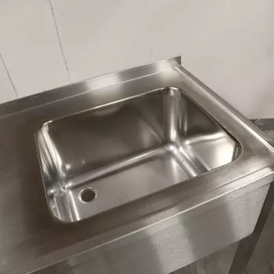 Nerezový stůl s dřezem (2)