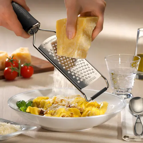Hvězdičkové struhadlo na parmezán.jpg