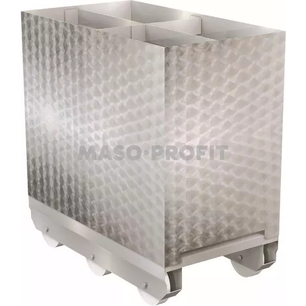 Vozík na udírenské hůlky plný