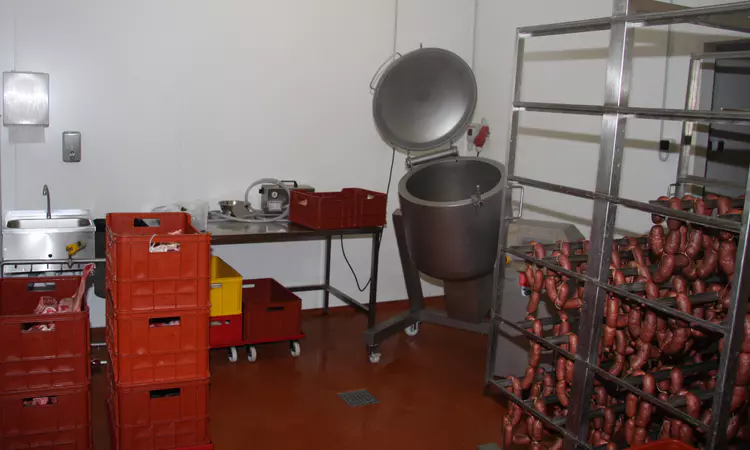 seletice-Chlazená masírka Vakona ESK 150.jpg