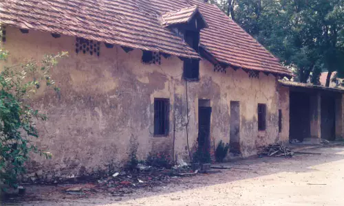 1993 - Stavba pobočky Hrdlořezy - galerie 5.jpg